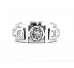 Opulent Solitaire Ring